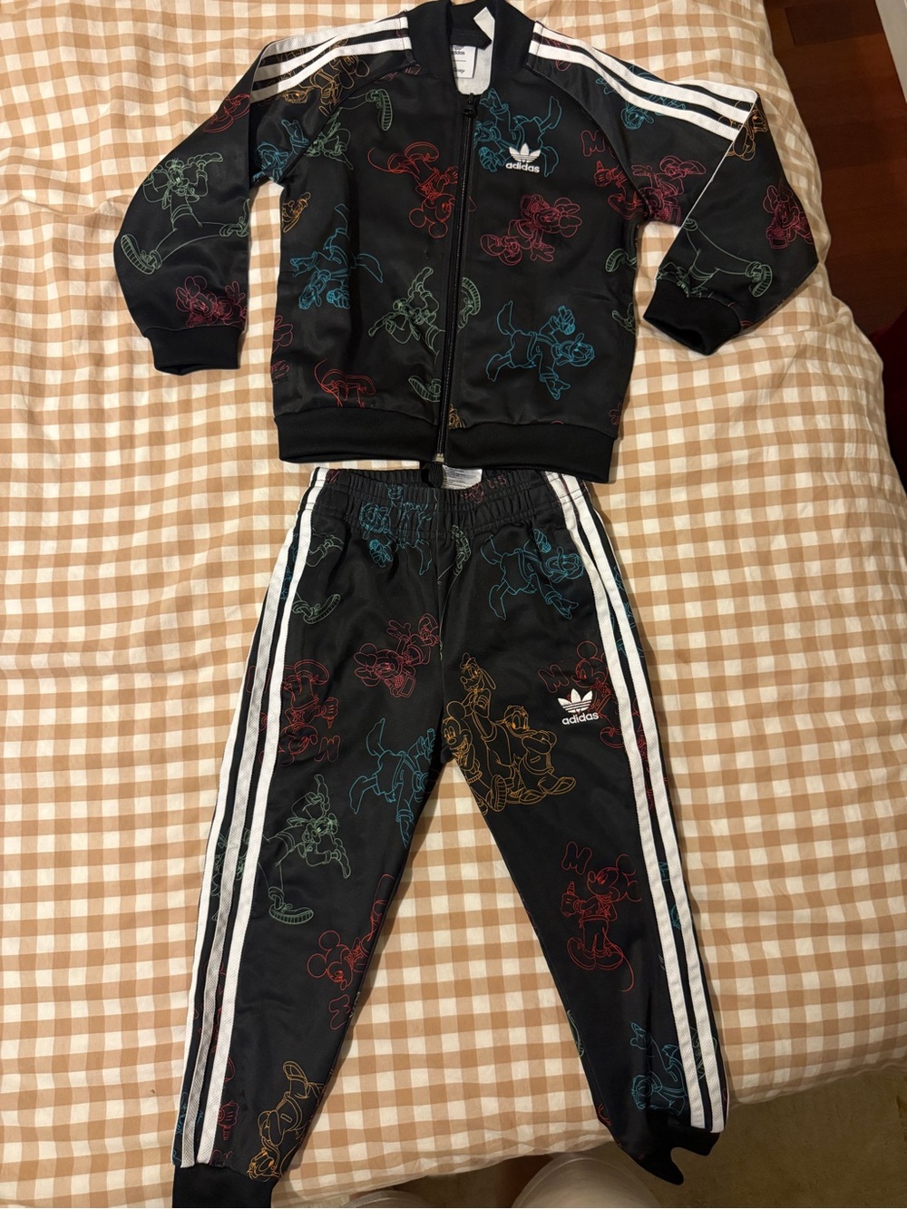 Adidas little kids track suits Disney theme size 4-5Y